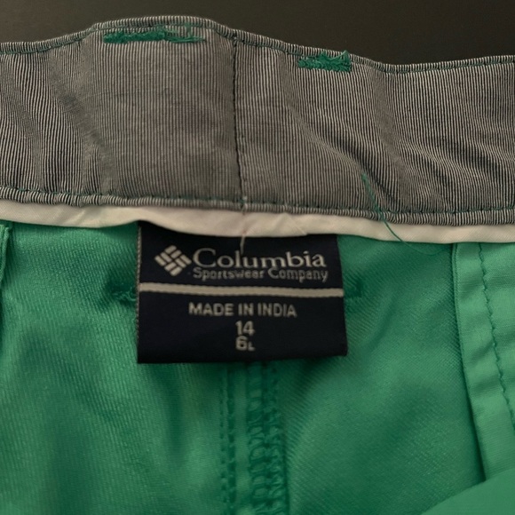 Columbia PFG women’s green shorts NWT women’s size 14 - Picture 2 of 4